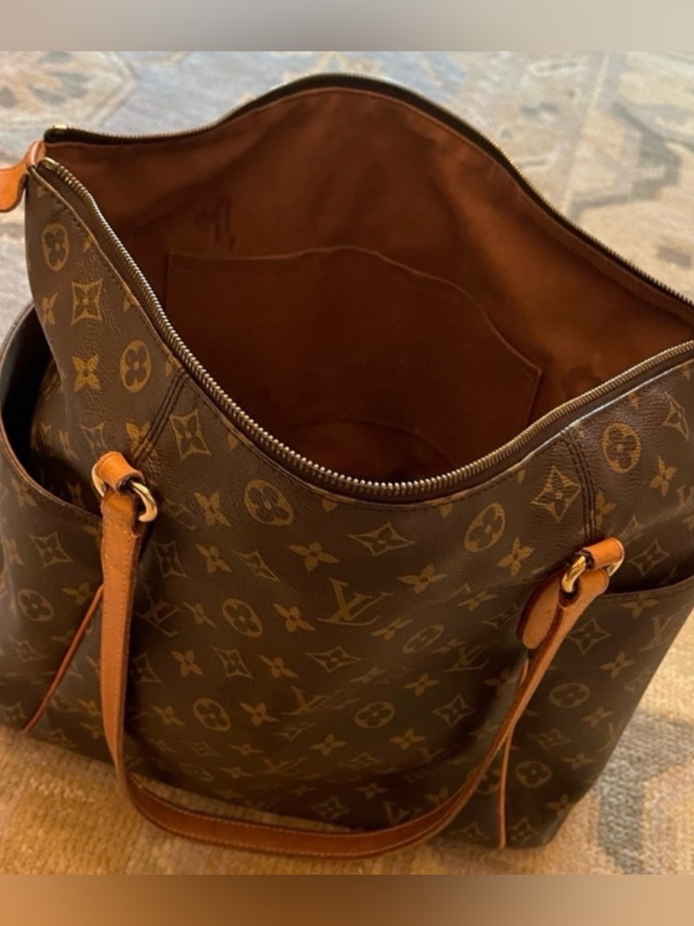 Louis Vuitton Large Brown Monogram Canvas Shoulder Bag with Tan Leather Trim - Picture 4 of 16